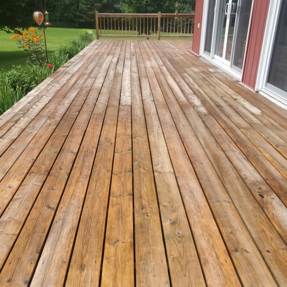 cleaned deck pressure washed in washtenaw county