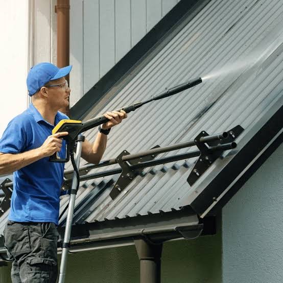 pressure washing a roof in Washtenaw County