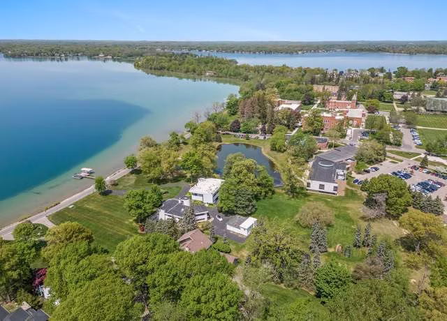 Orchard Lake, MI